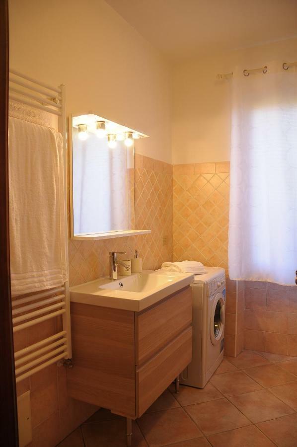 Il Ciliegio Apartment Monti Luaran gambar