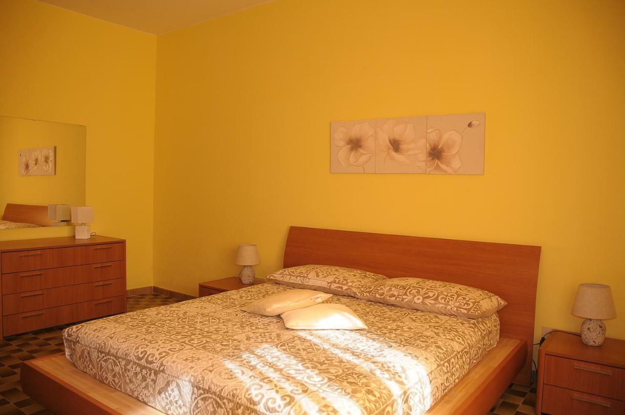 Il Ciliegio Apartment Monti Luaran gambar